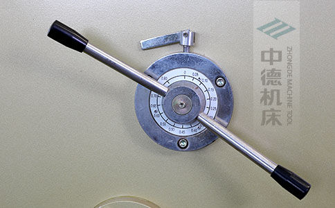 ZDS-640剪板机刀片间隙手动调节器，刻度清淅，调节省力又简便.jpg